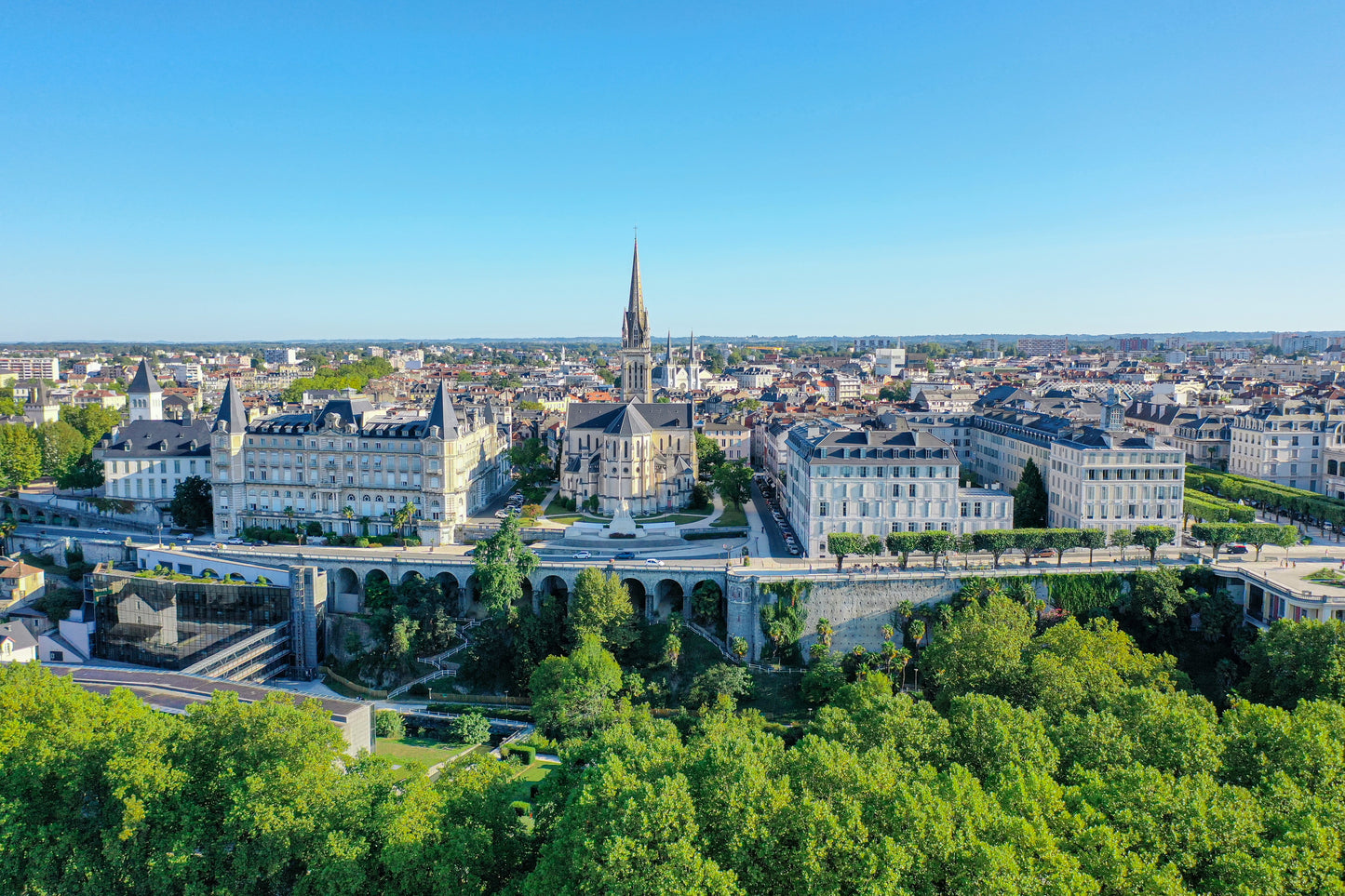 Vista aérea del Boulevard des Pyrénées, Pau, Archivo descargable