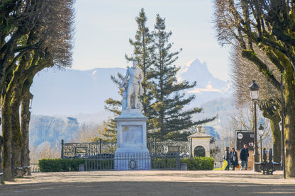 Foto descargable de la Place Royale, Pau, estatua de Henri 4, Ossau al fondo